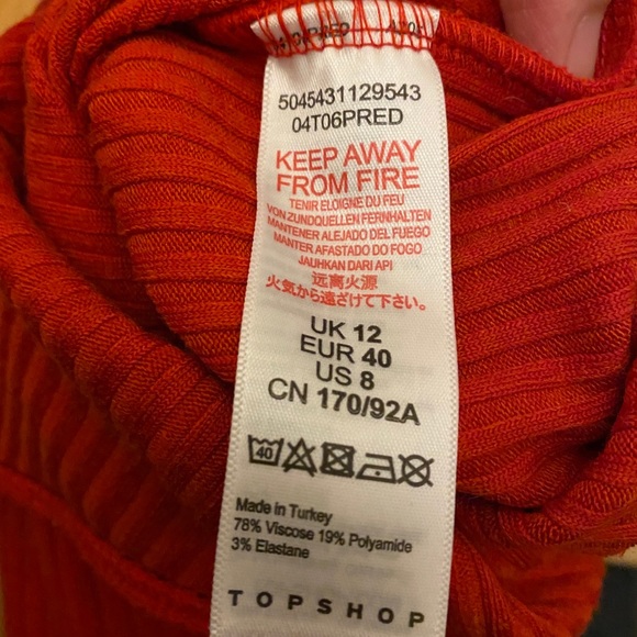 Topshop women's red Bodysuit
Size US 8 - Picture 12 of 16